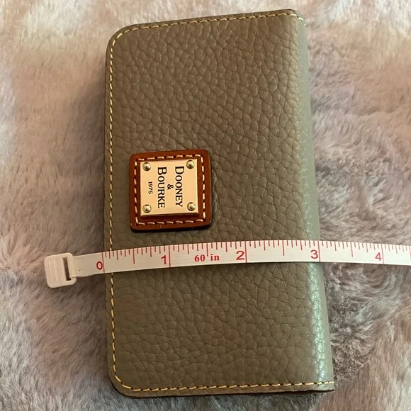 Dooney & Bourke Slim Phone Case in Smoke Grey ZR022 NWT - Picture 15 of 16